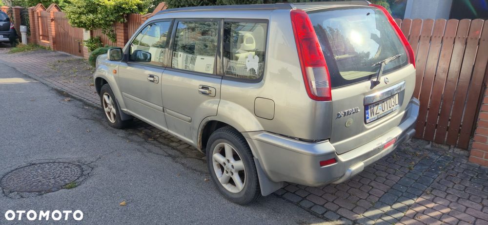 Nissan X-Trail 2.0 Luxury - 3