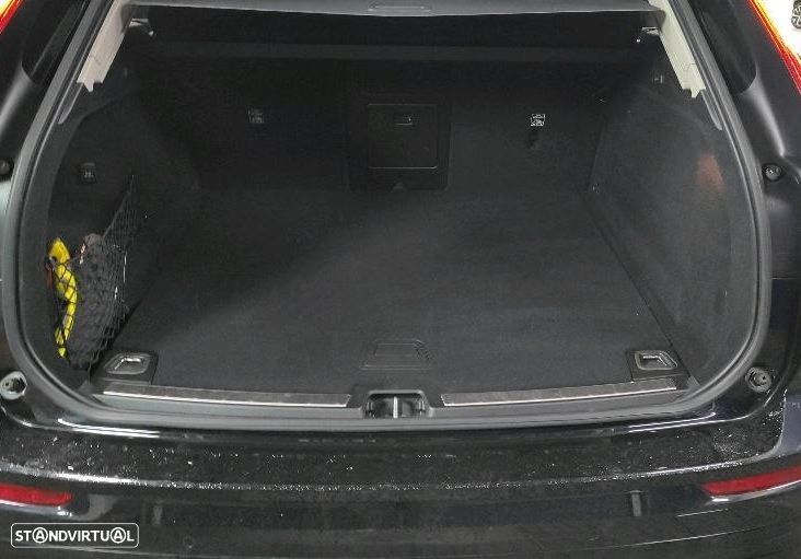 Volvo XC 60 2.0 B4 Momentum Plus - 7