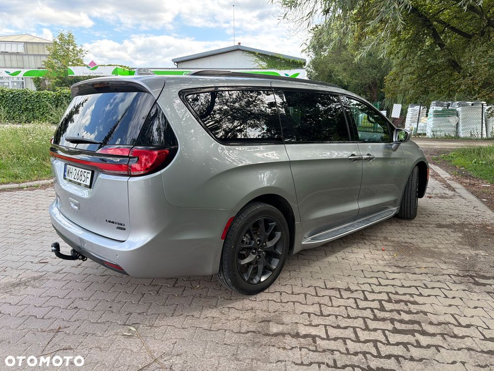 Chrysler Pacifica - 4