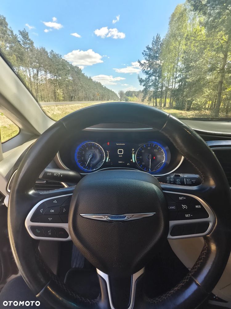 Chrysler Pacifica - 10