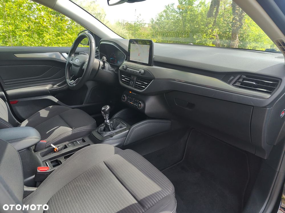 Ford Focus 1.0 EcoBoost Titanium - 26