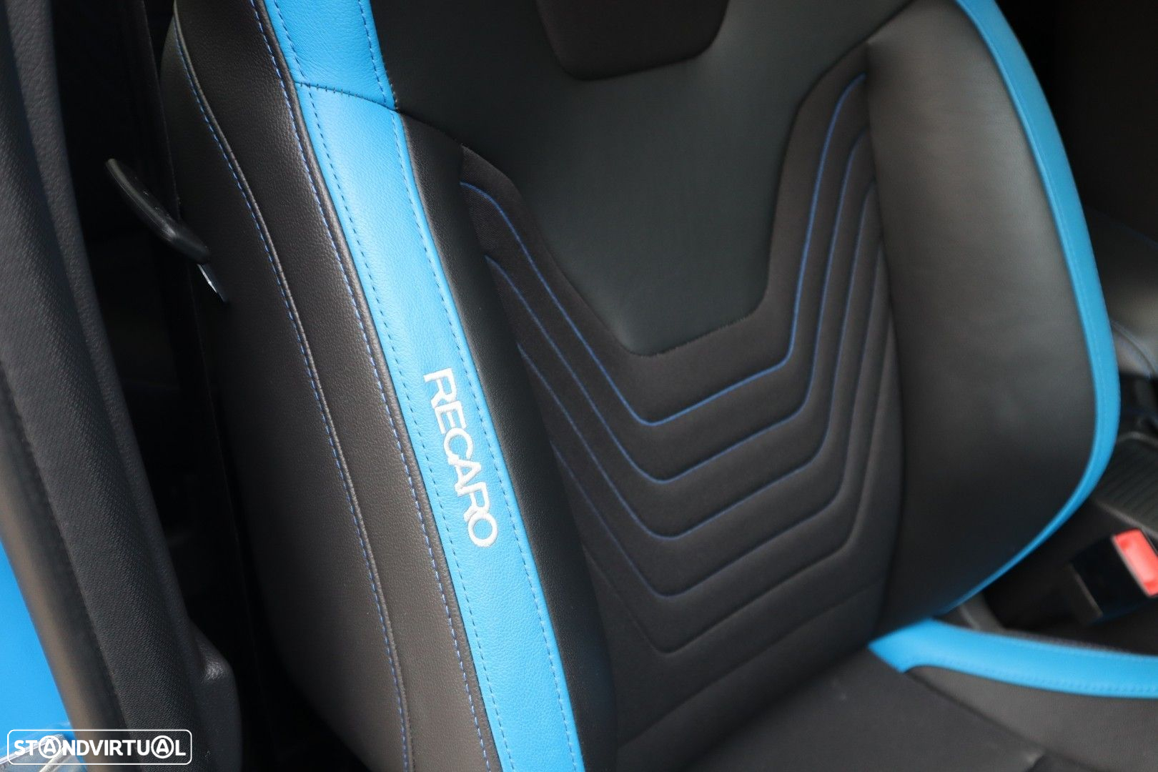 Ford Focus 2.3 EcoBoost RS Pack Performance - 24