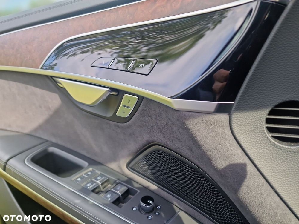 Audi A8 L 60 TFSI e Quattro Tiptronic - 28