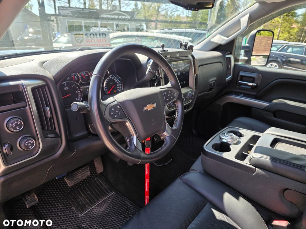 Chevrolet Silverado - 11