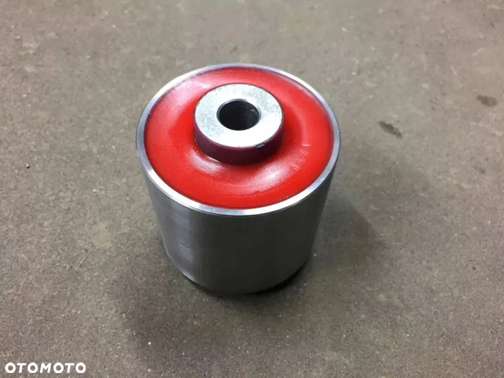 CHEVROLET CAMARO V 6,2 SS 09-15 TULEJA WAHACZA PRZEDNIEGO PRZÓD GÓRNEGO WAHACZ GÓRNY PRZEDNI PODUSZKA - 1