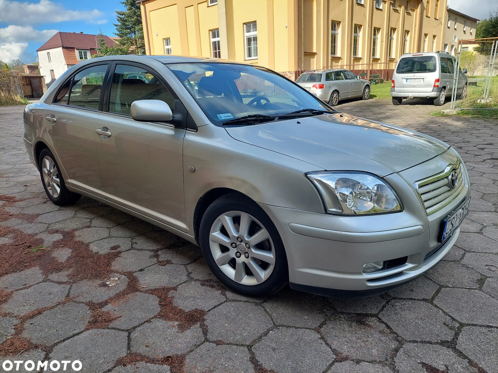 Toyota Avensis - 11