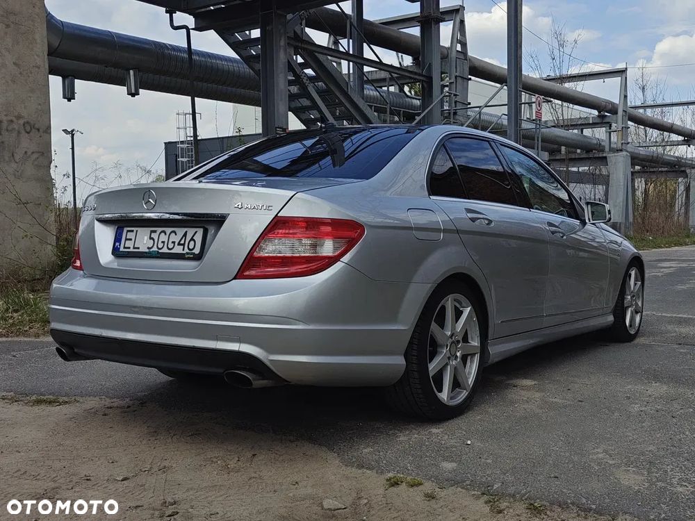Mercedes-Benz Klasa C 300 Avantgarde 4-Matic - 9