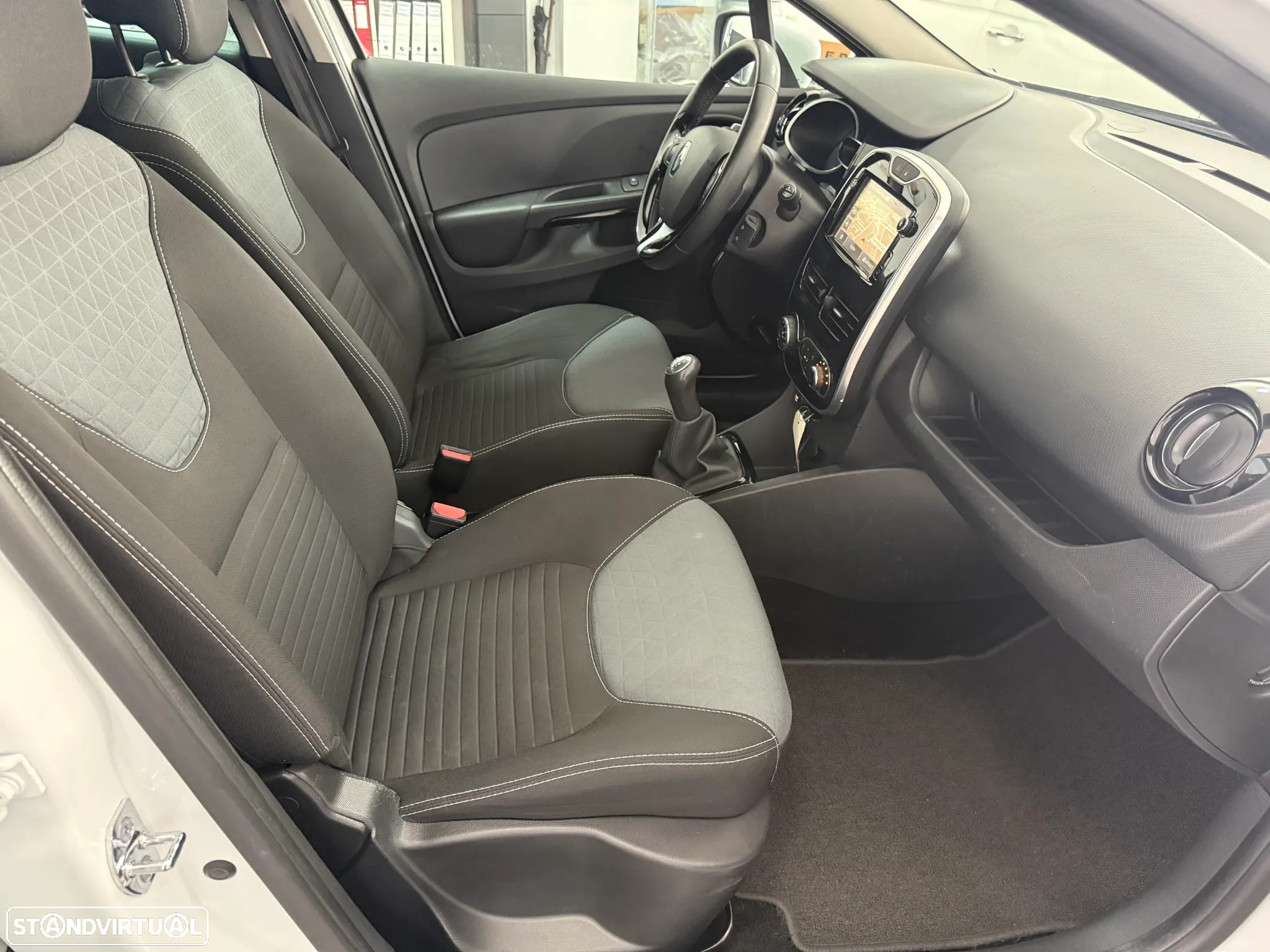Renault Clio Sport Tourer 0.9 TCe Limited - 14
