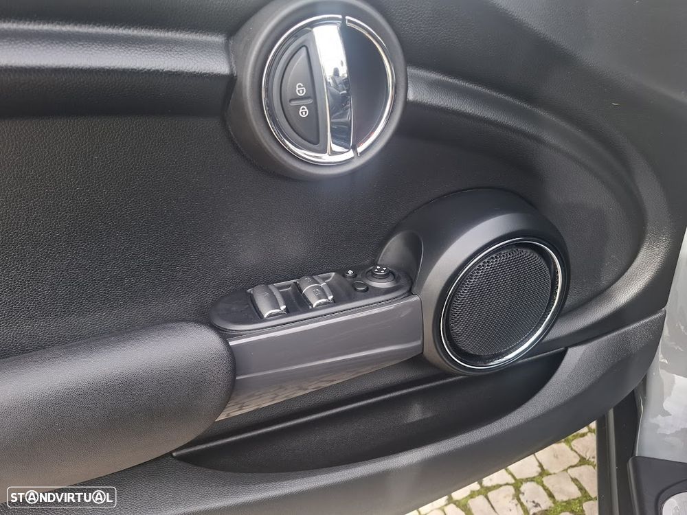 MINI Cabrio Cooper Essential - 40