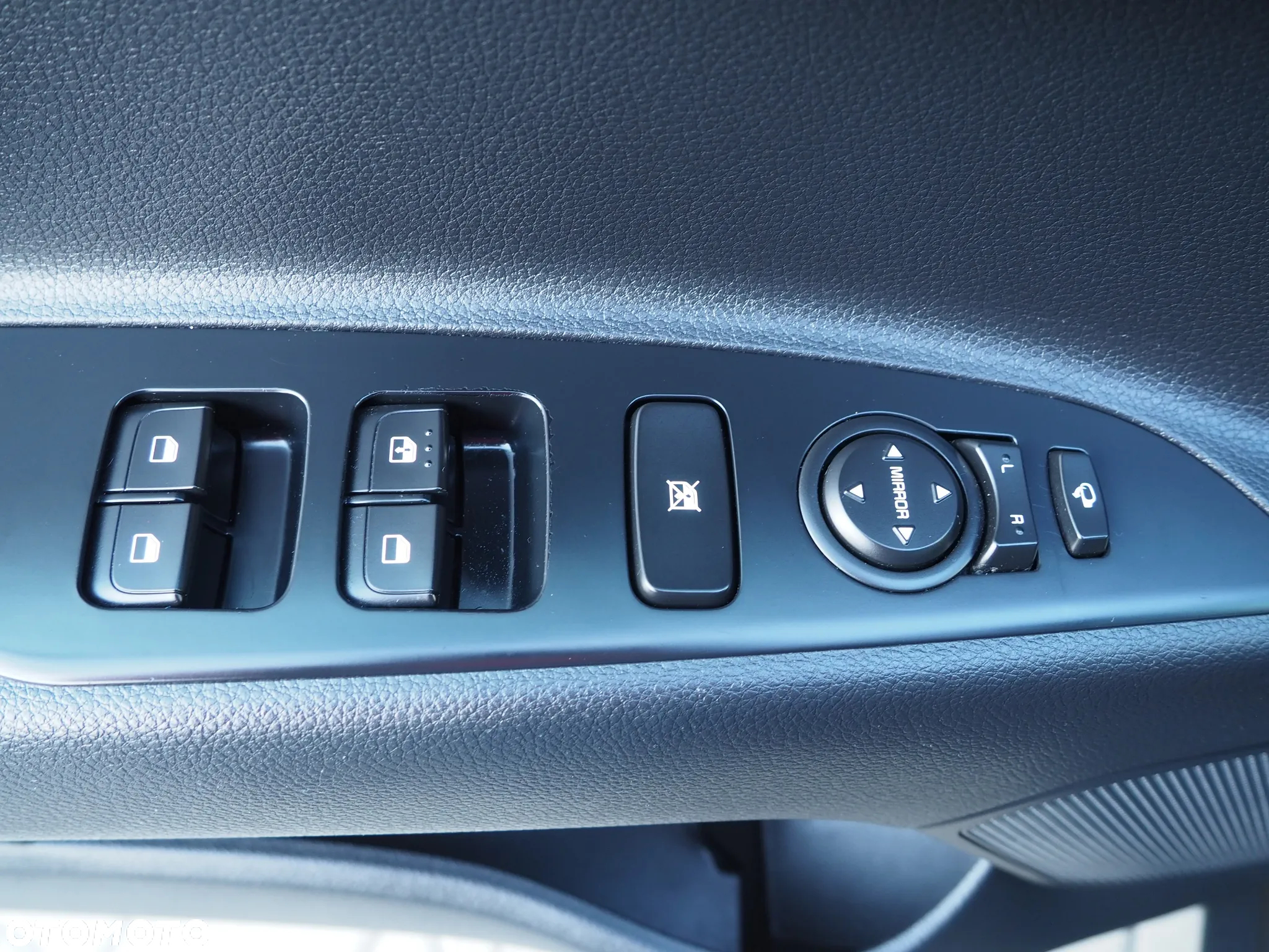 Kia Stonic 1.0 T-GDI DCT OPF Platinum Edition - 30