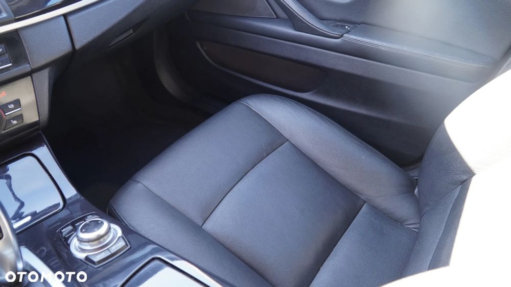 BMW Seria 5 520d xDrive - 21