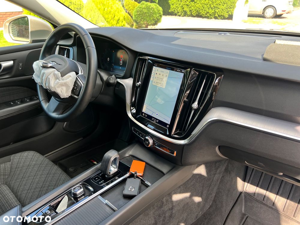 Volvo V60 B4 D Momentum Pro - 25