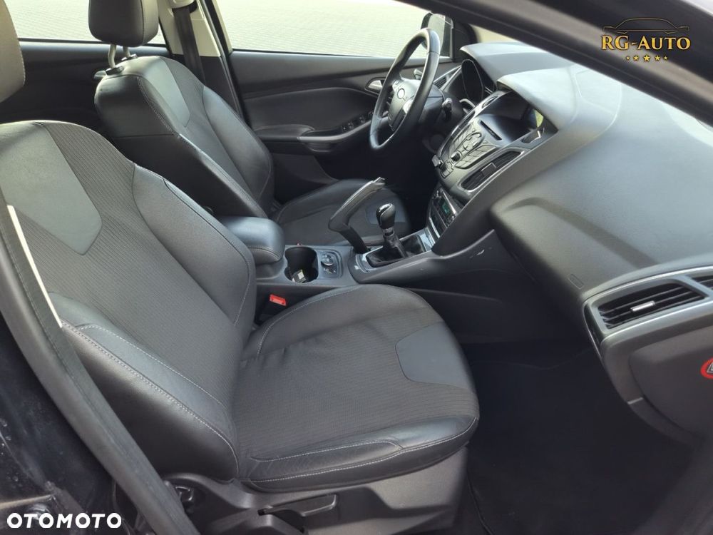 Ford Focus - 28