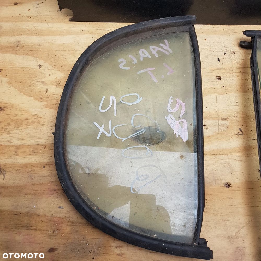 szyba z drzwi toyota yaris I 3d 5d - 2