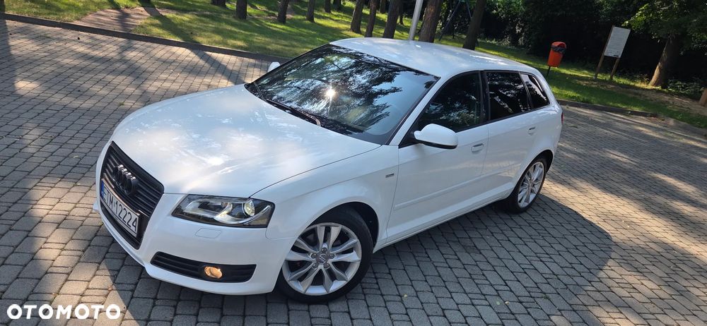 Audi A3 Sportback 1.6 TDI DPF S line Sportpaket - 16