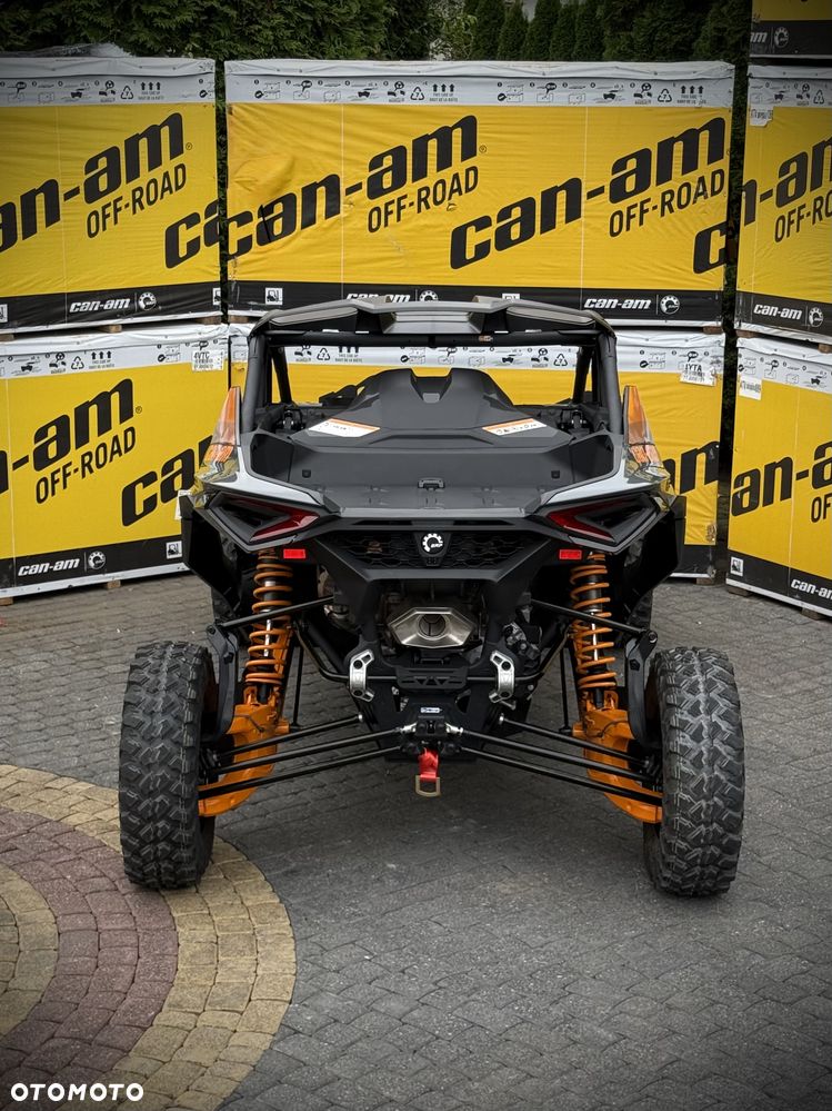 Can-Am Maverick - 4