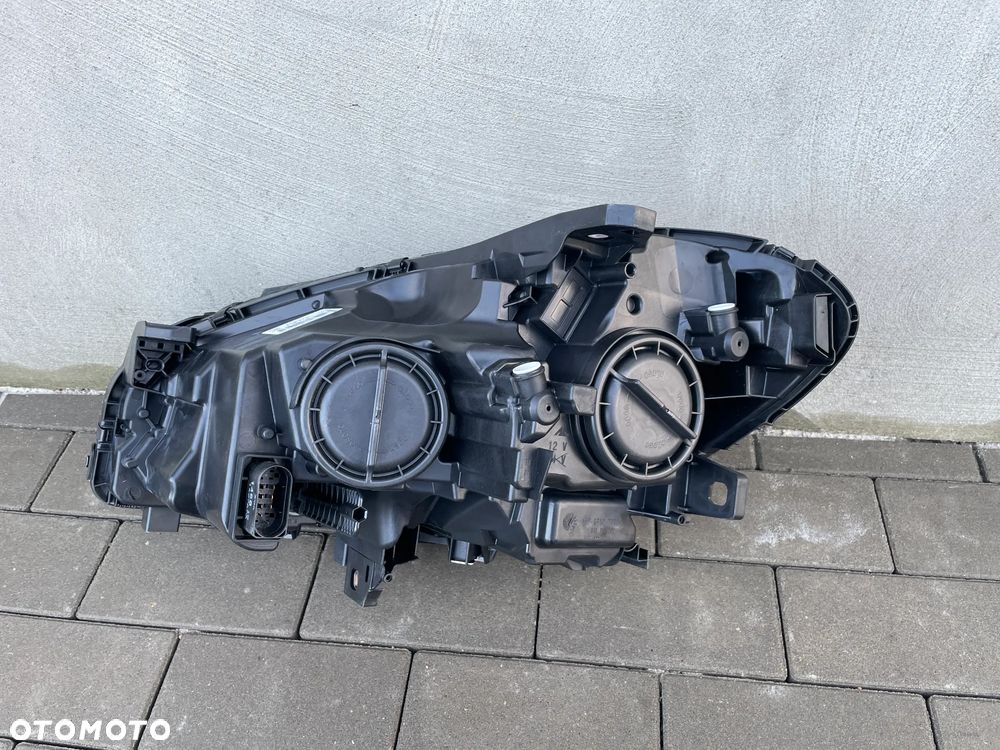 LAMPA PRZEDNIA PRAWA MERCEDES B-KLASA W246 LIFT 2014-2018 - NOWA AL - 2