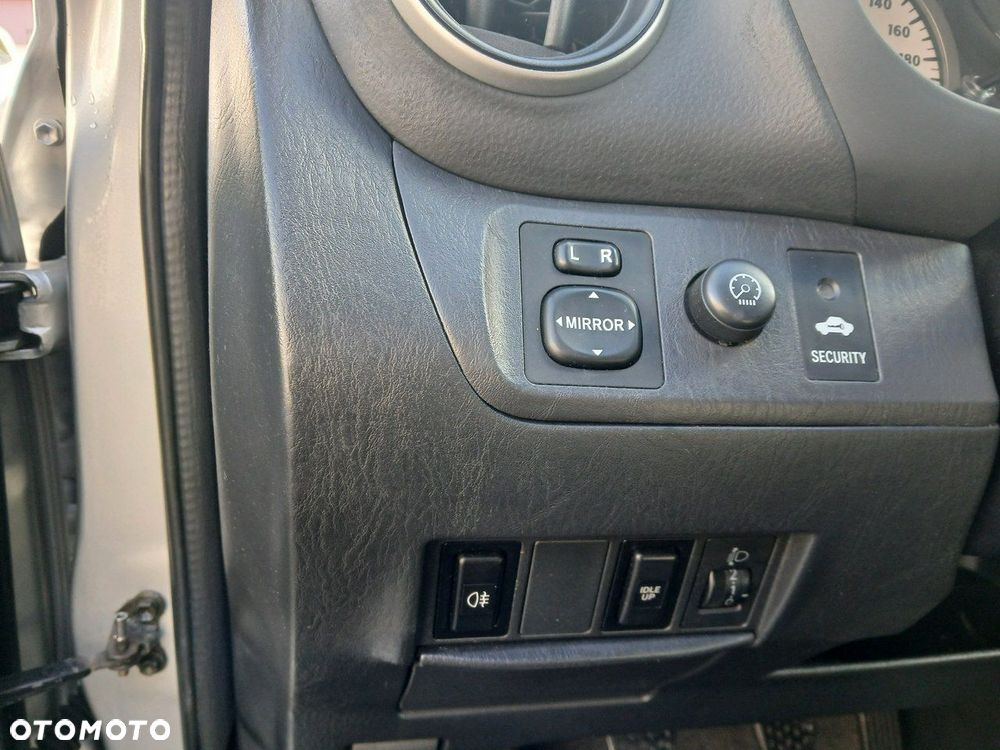 Toyota RAV4 D-4D 4x4 - 18