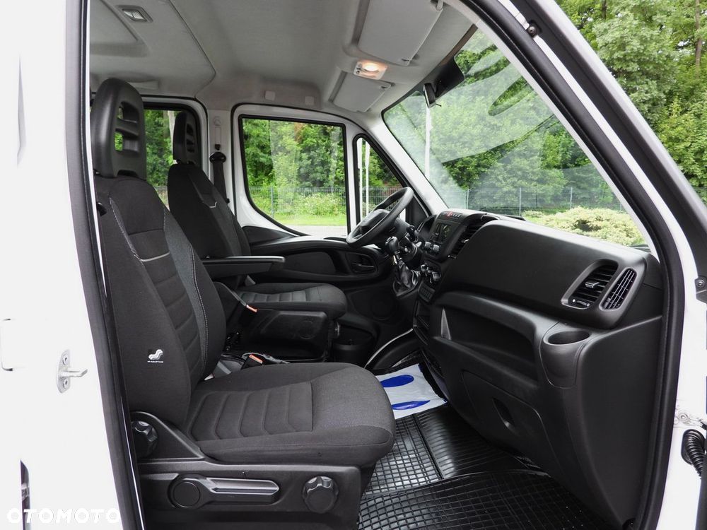 Iveco DAILY 35C16 WYWROTKA PODWÓJNA KABINA DOKA 6 MIEJSC TEMPOMAT BLIŹNIACZE KOŁA KLIMATYZACJA  160KM - 41