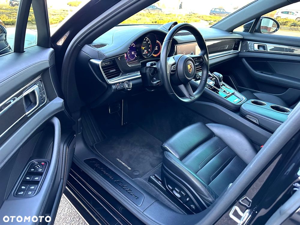 Porsche Panamera - 27