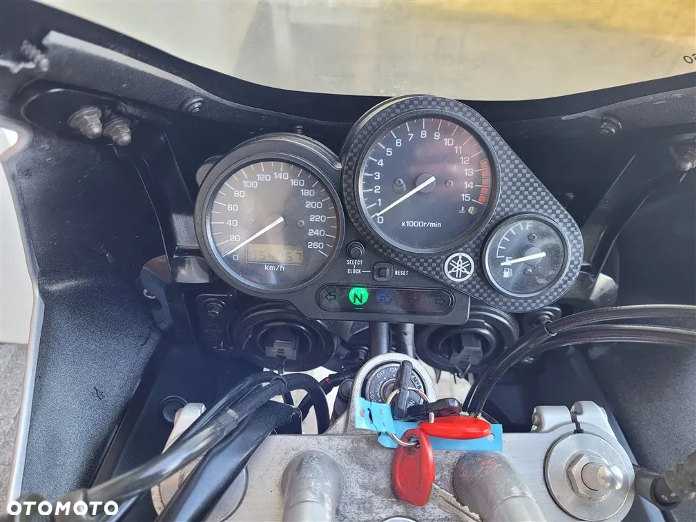 Yamaha FZS - 11