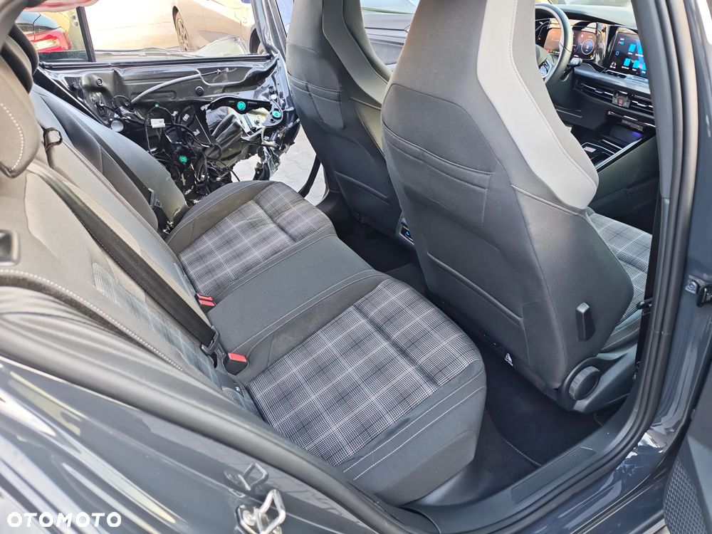 Volkswagen Golf - 13