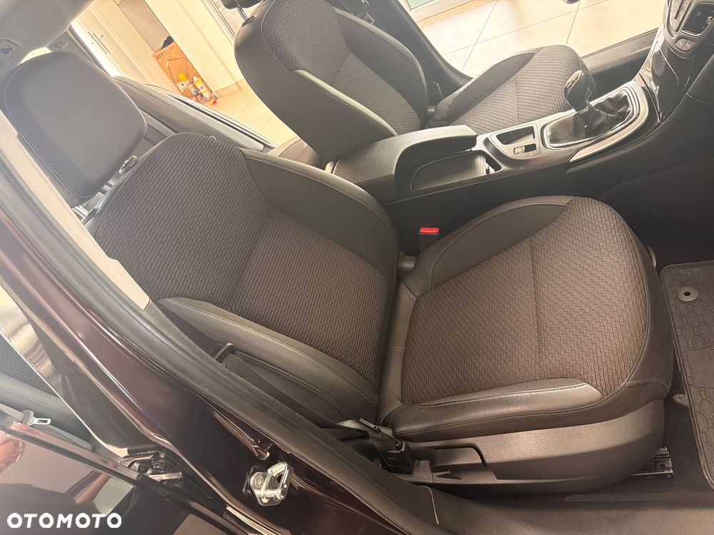 Opel Insignia - 26