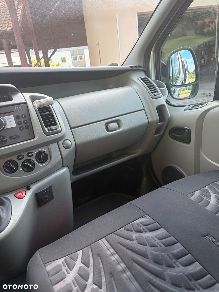 Opel Vivaro - 12