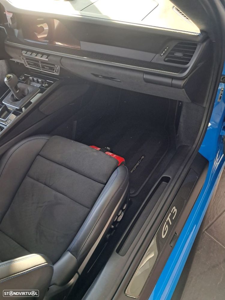 Porsche 911 Série F - 10