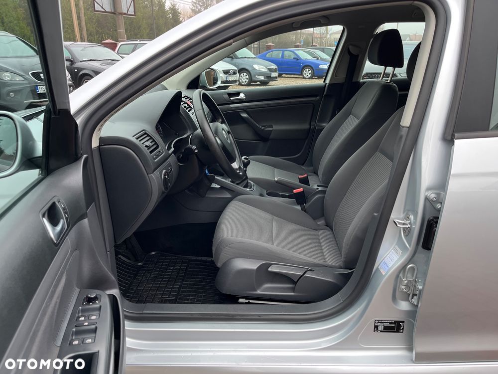 Volkswagen Golf 1.9 TDI DPF Trendline BlueMotion - 16