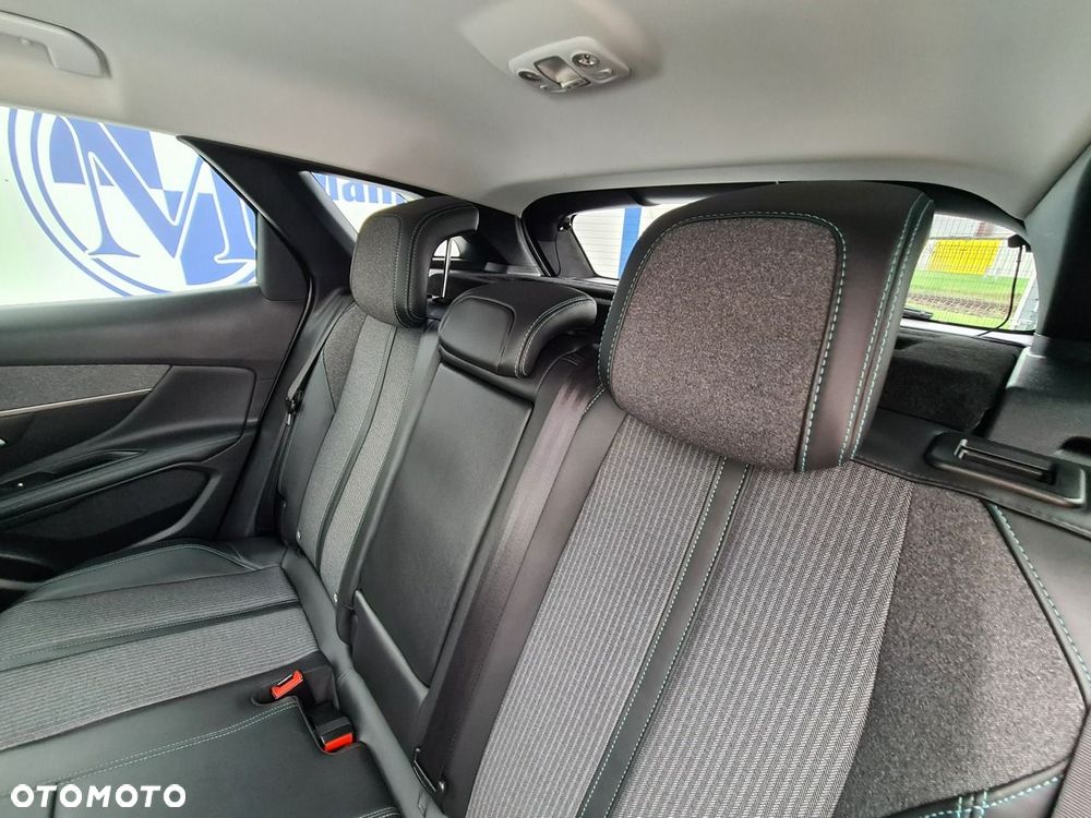 Peugeot 3008 1.6 PureTech Hybrid PHEV Allure Pack S&S EAT8 - 33
