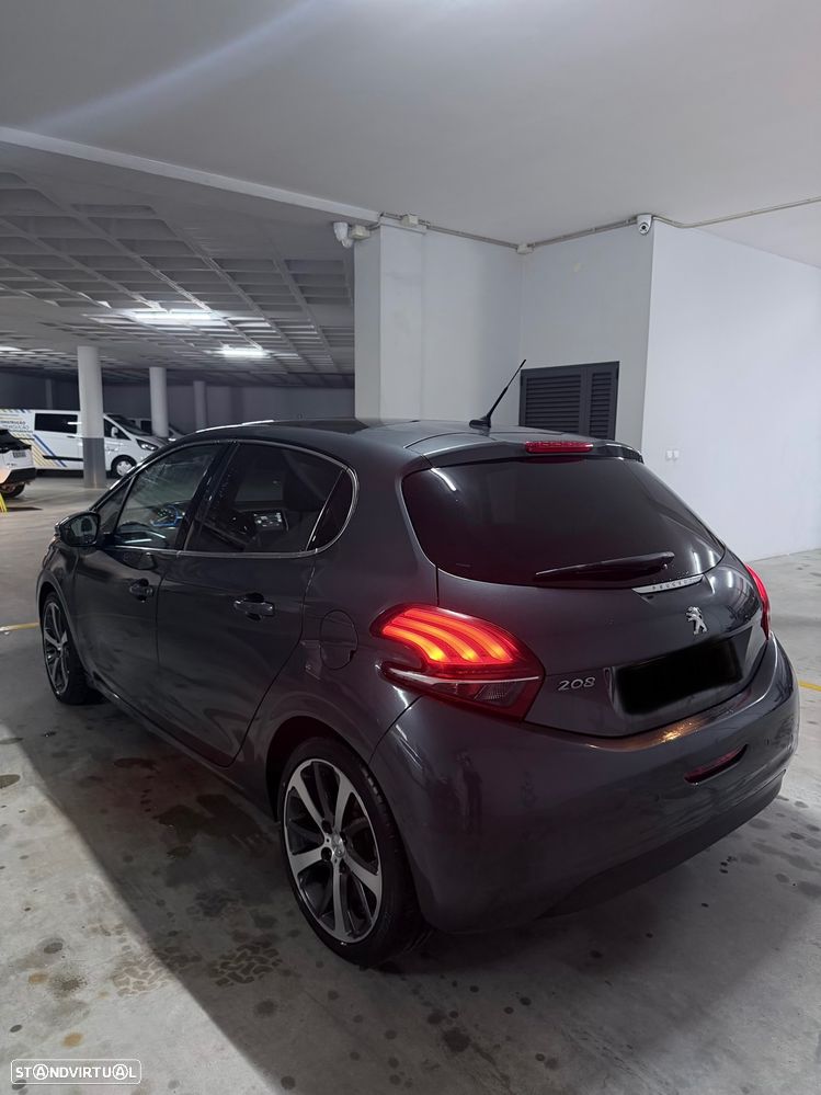 Peugeot 208 - 4
