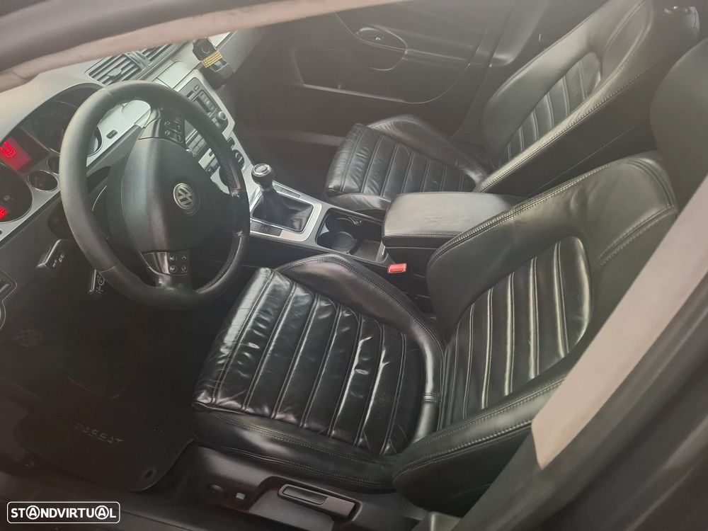 VW Passat Variant 2.0 TDi Highline - 12