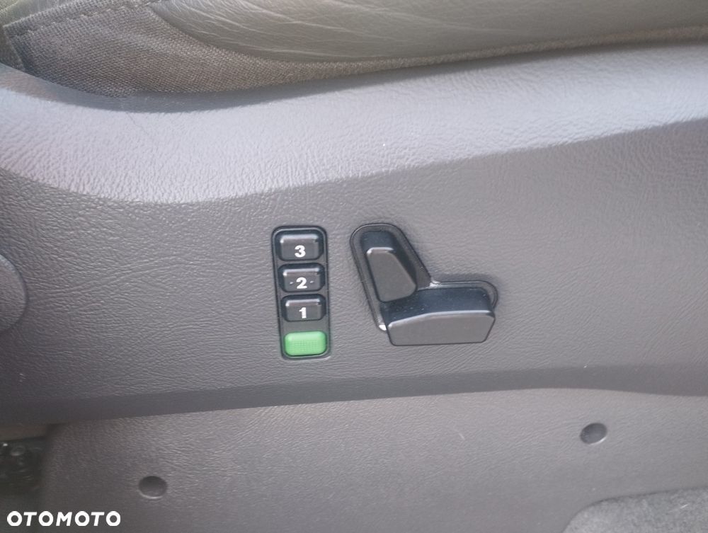 Mercedes-Benz ML 500 - 12