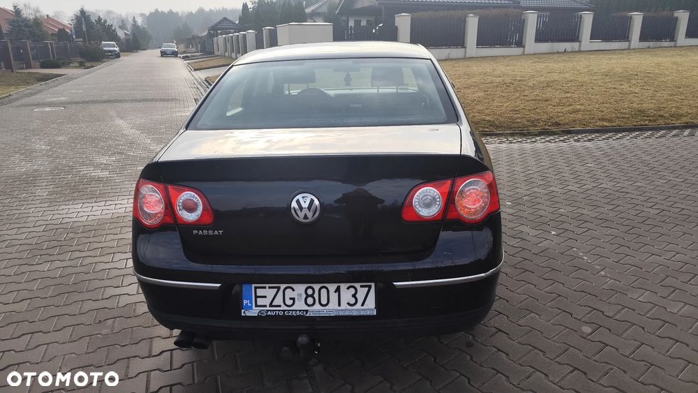 Volkswagen Passat - 2