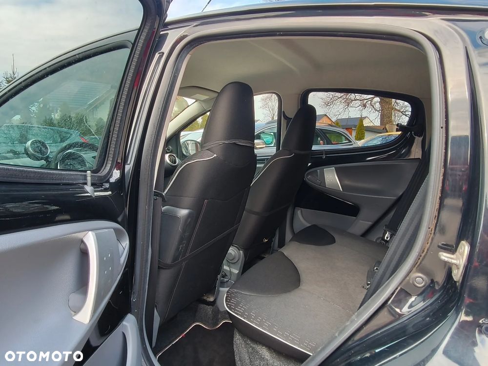 Peugeot 107 1.0 U Move - 25