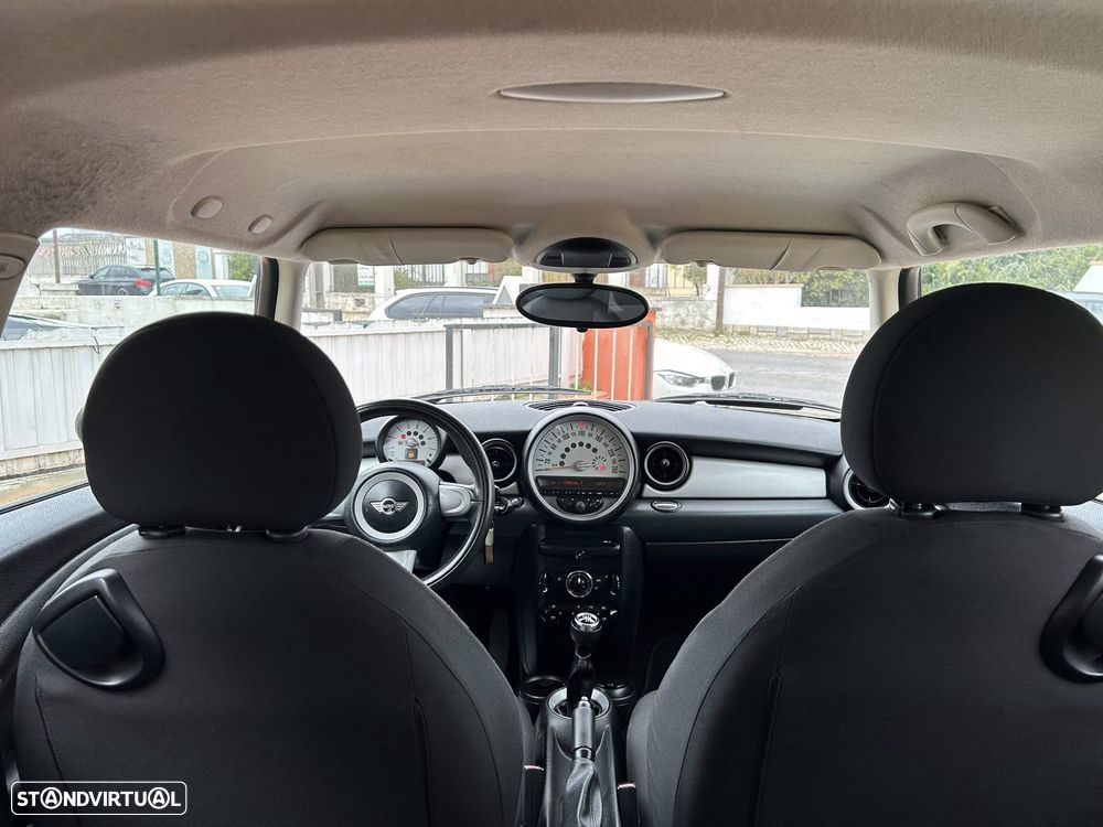 MINI 3 Portas One D - 29