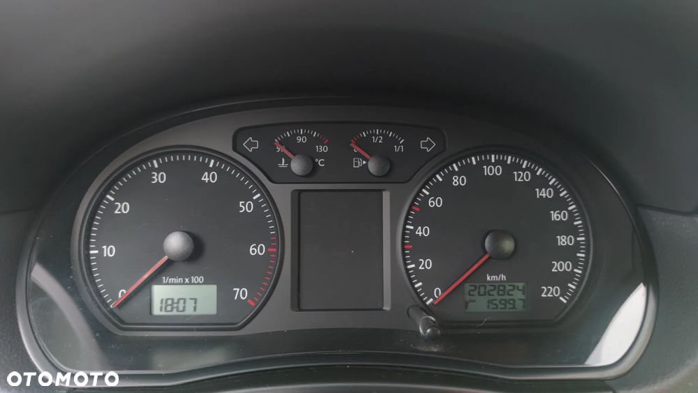 Volkswagen Polo 1.4 16V Comfortline - 12