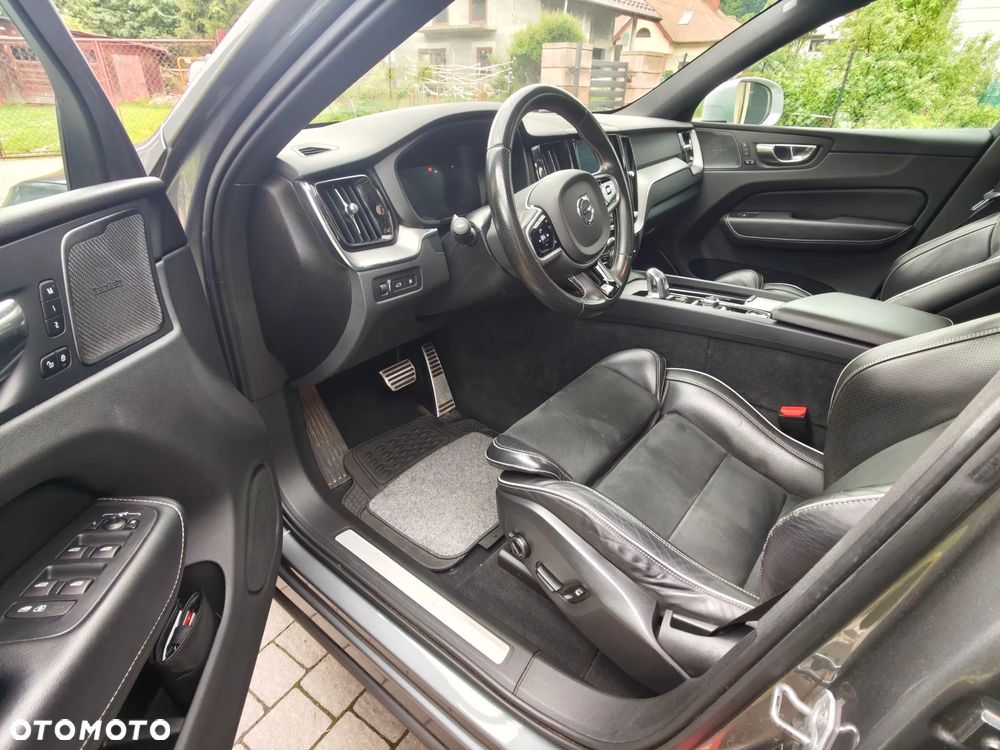 Volvo XC 60 T8 AWD Recharge Geartronic RDesign Expression - 13