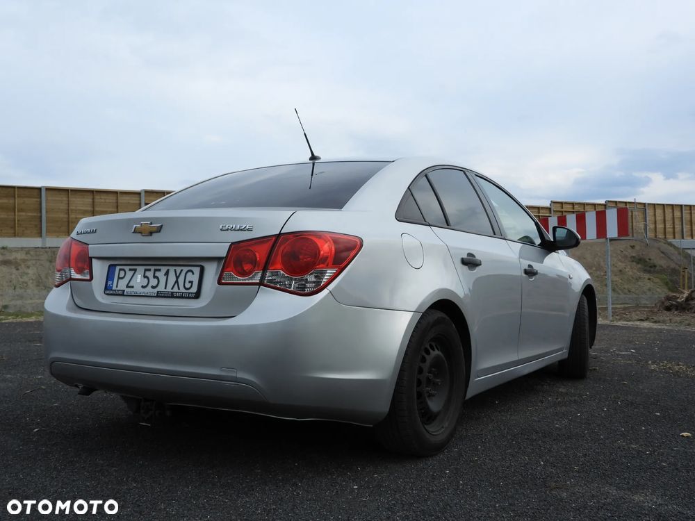 Chevrolet Cruze 1.6 - 5