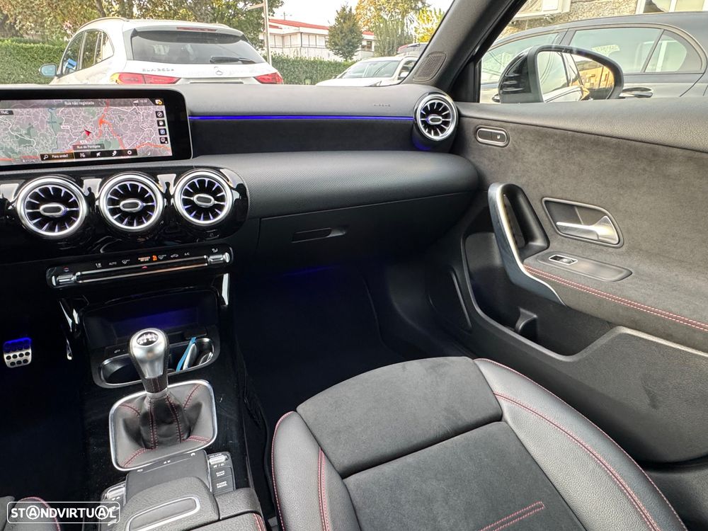 Mercedes-Benz A 180 d AMG Line - 17
