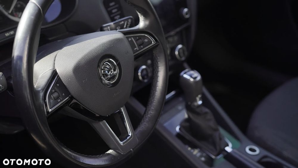 Skoda Octavia 2.0 TDI SCR 4x4 Style DSG - 14