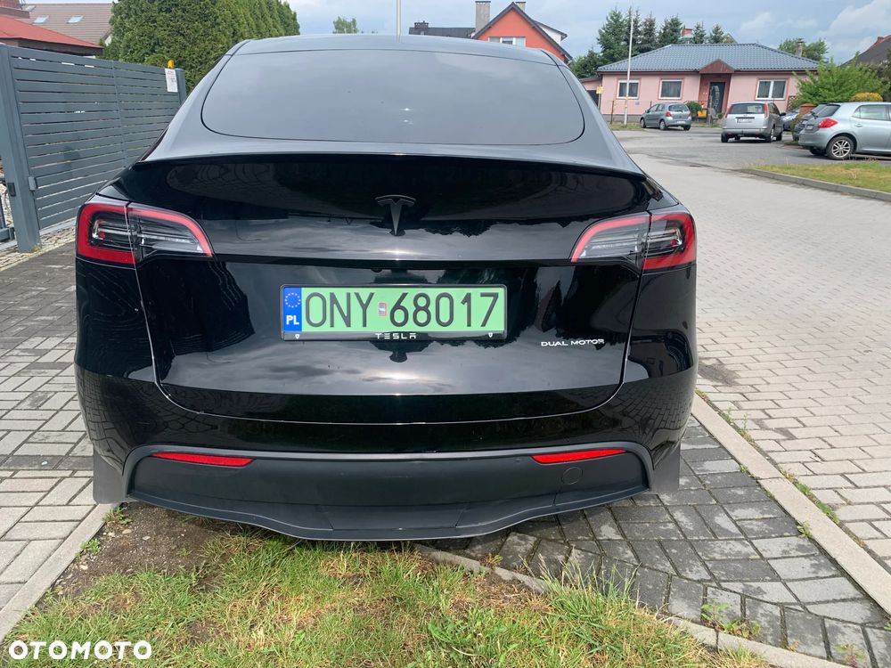 Tesla Model Y Long Range Dual Motor AWD - 11
