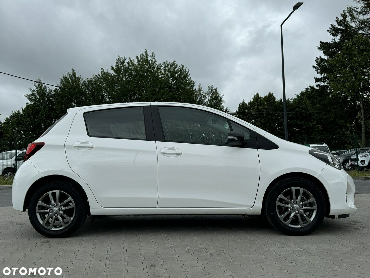 Toyota Yaris - 12
