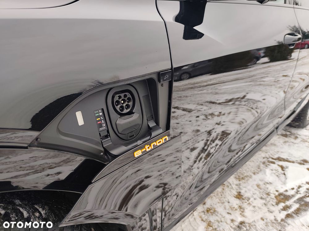Audi e-tron 55 Quattro Advanced - 11