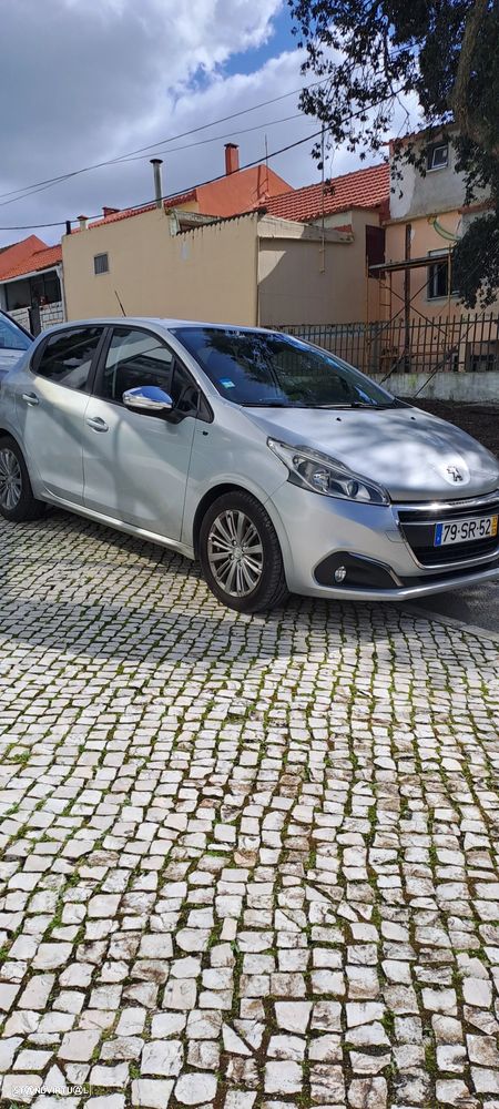 Peugeot 208 1.6 BlueHDi Style - 4