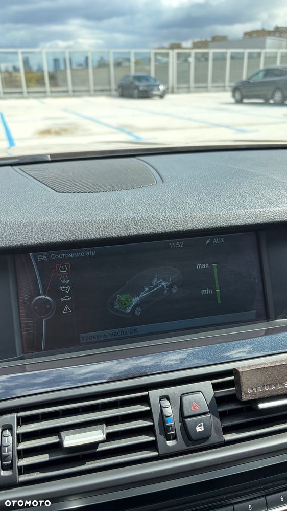 BMW Seria 5 525d - 12