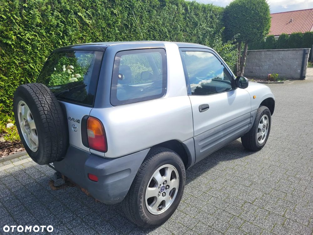 Toyota RAV4 2.0 - 4
