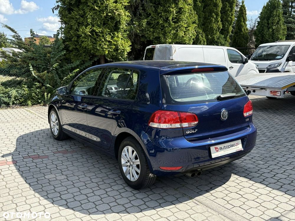 Volkswagen Golf - 8
