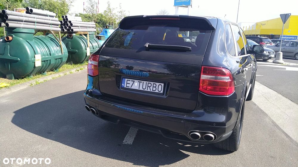 Porsche Cayenne Turbo - 12